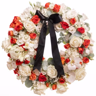 Coroană funerară cu hortensii, trandafiri și orhidee