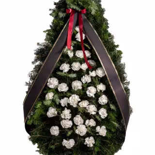 Coroană funerară cu garoafe albe